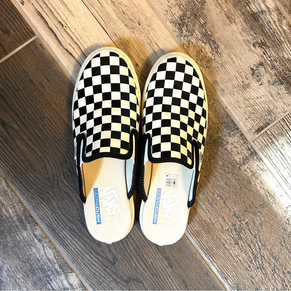 🏁EUC🏁 Vans ultra plush Slip On Black & White Checkered Women’s 8